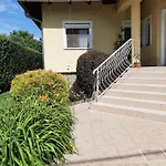 Villa Csilla Elegant House *