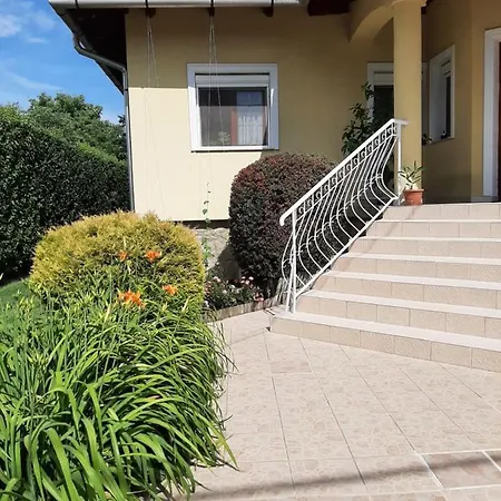 Villa Csilla Elegant House *