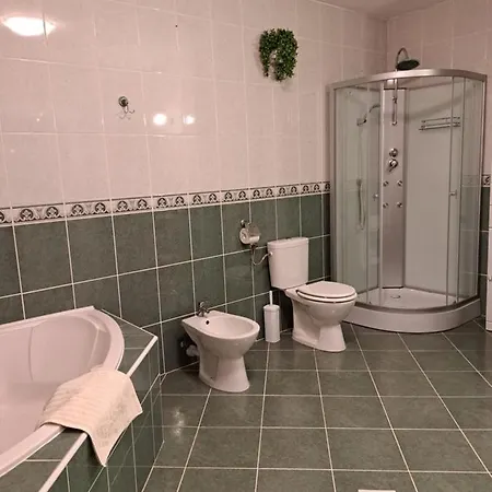 Csilla Elegant House Erd