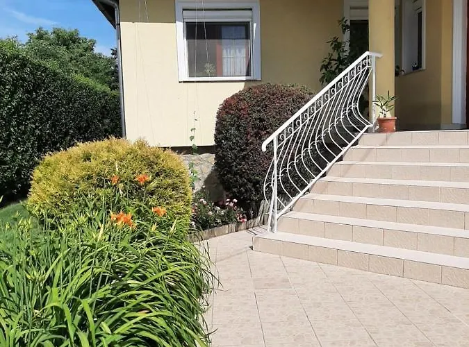 Villa Csilla Elegant House *