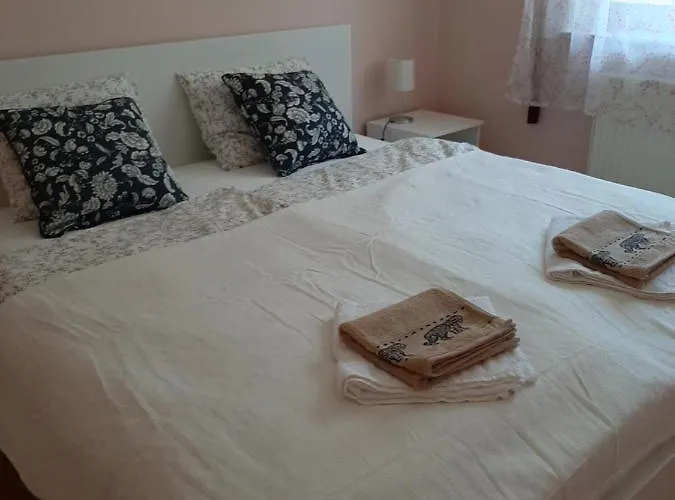 Csilla Elegant House Erd