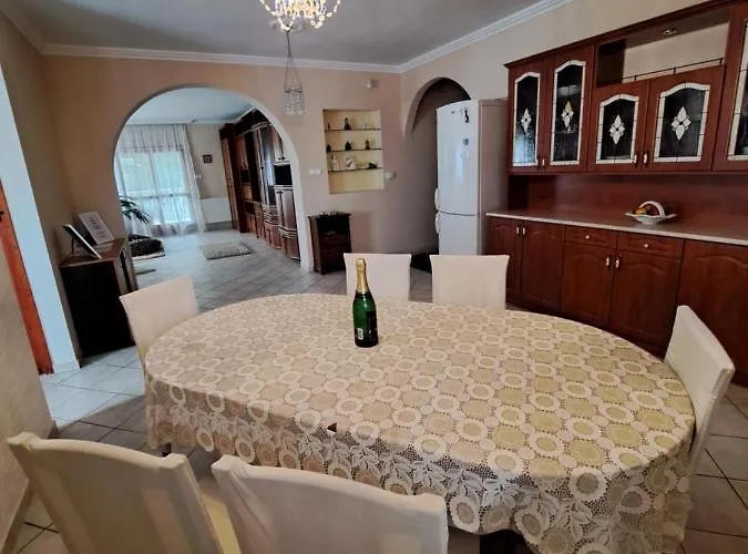Csilla Elegant House Villa Érd