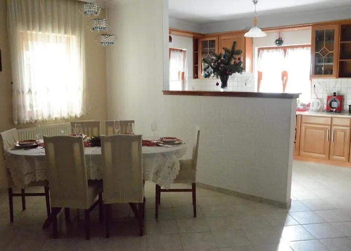 Villa Csilla Elegant House *
