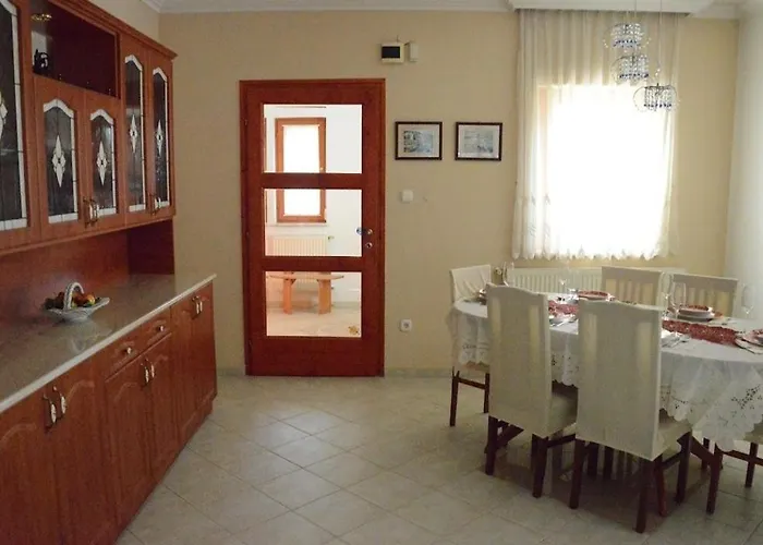 Csilla Elegant House *